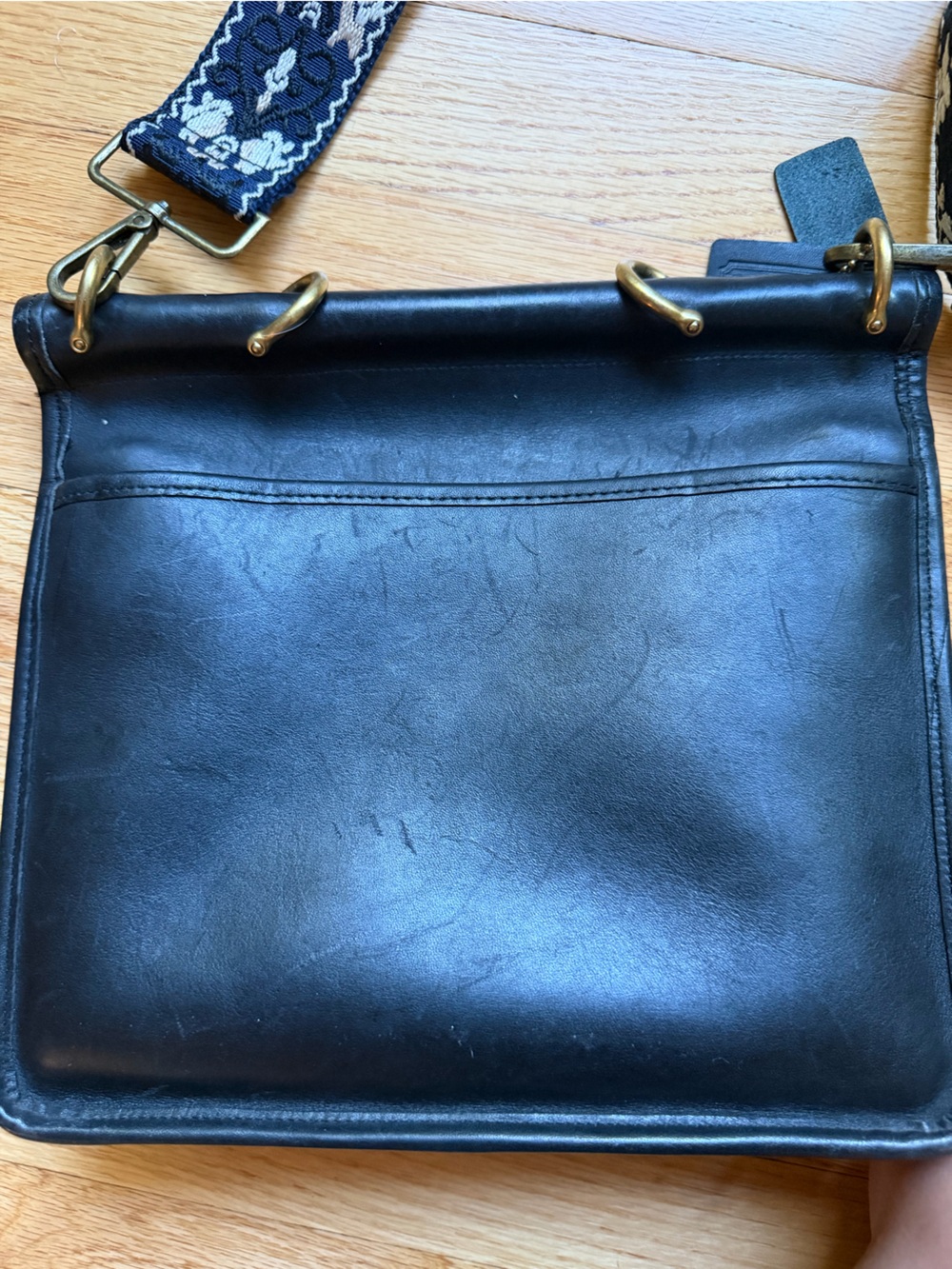 VINTAGE  Coach Black Leather Willis Crossbody Bag - Picture 10 of 10
